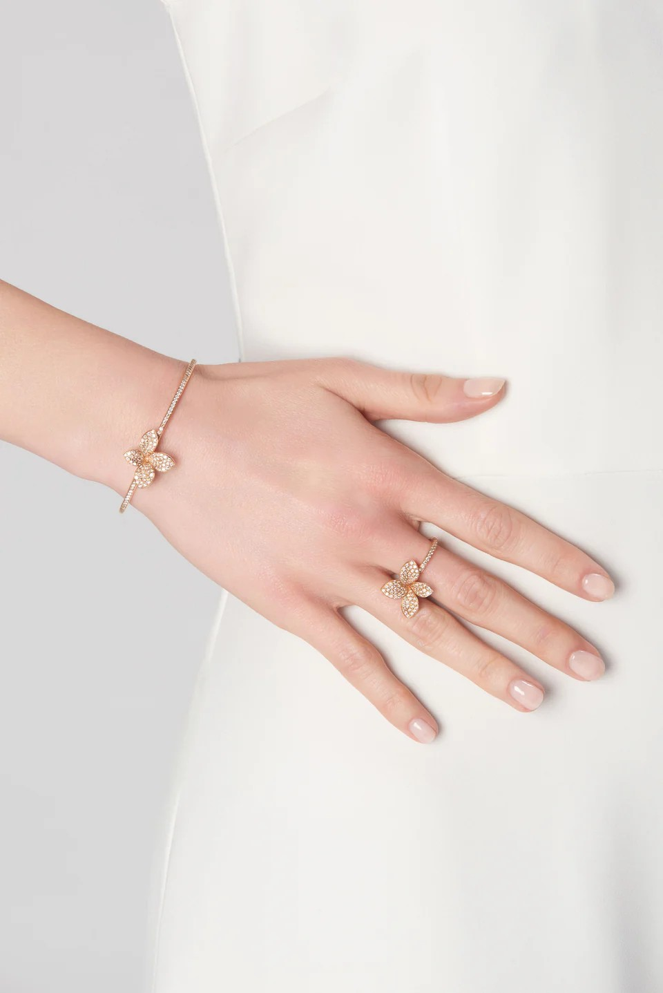 Petit Garden Ring, Rose Gold with Diamonds, Medium Flower